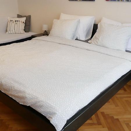 Apartman Mia Belgrado Esterno foto
